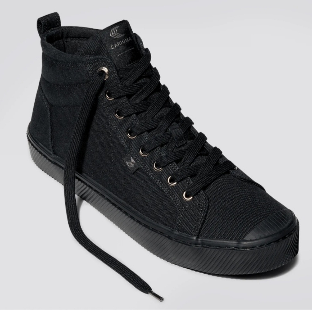 Cariuma Oca High All Black Canvas Size 7 Women/ 5.5 Men NIB
